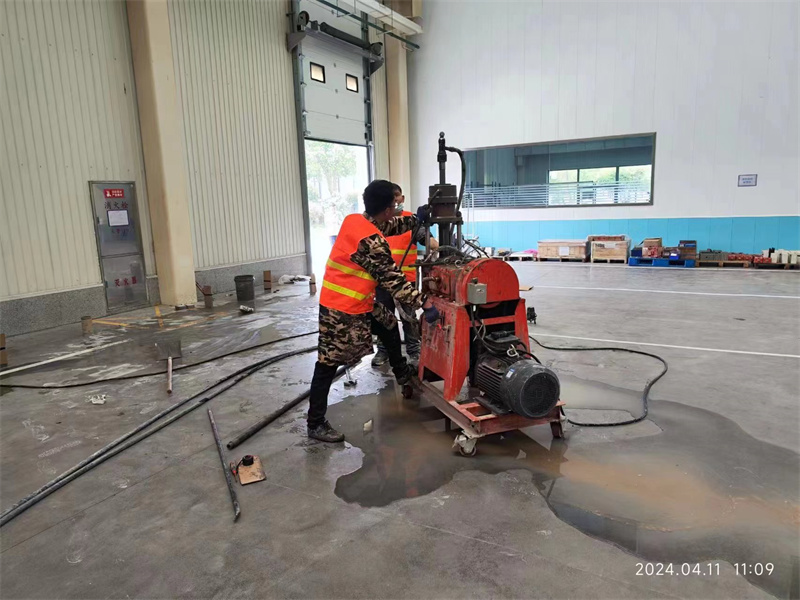 平阴厂房地面下沉塌陷注浆加固施工